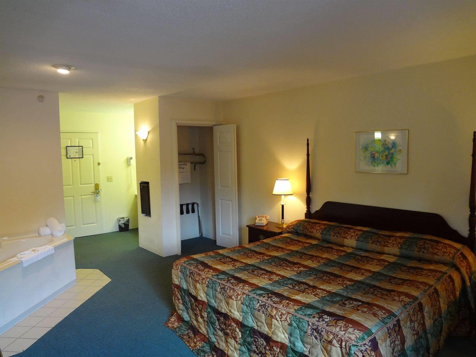 Voyager Inn Saint Ignace Dış mekan fotoğraf