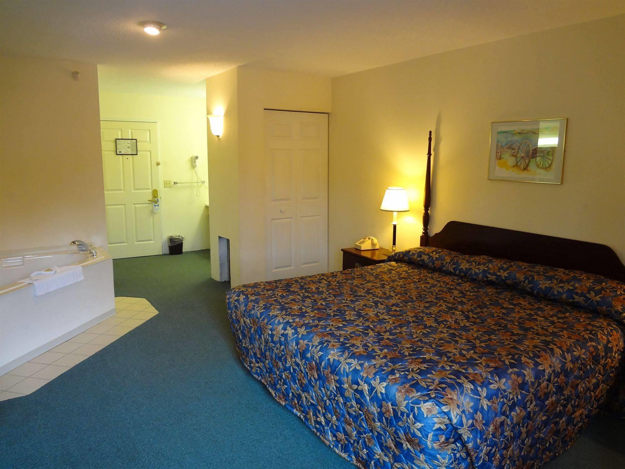 Voyager Inn Saint Ignace Dış mekan fotoğraf
