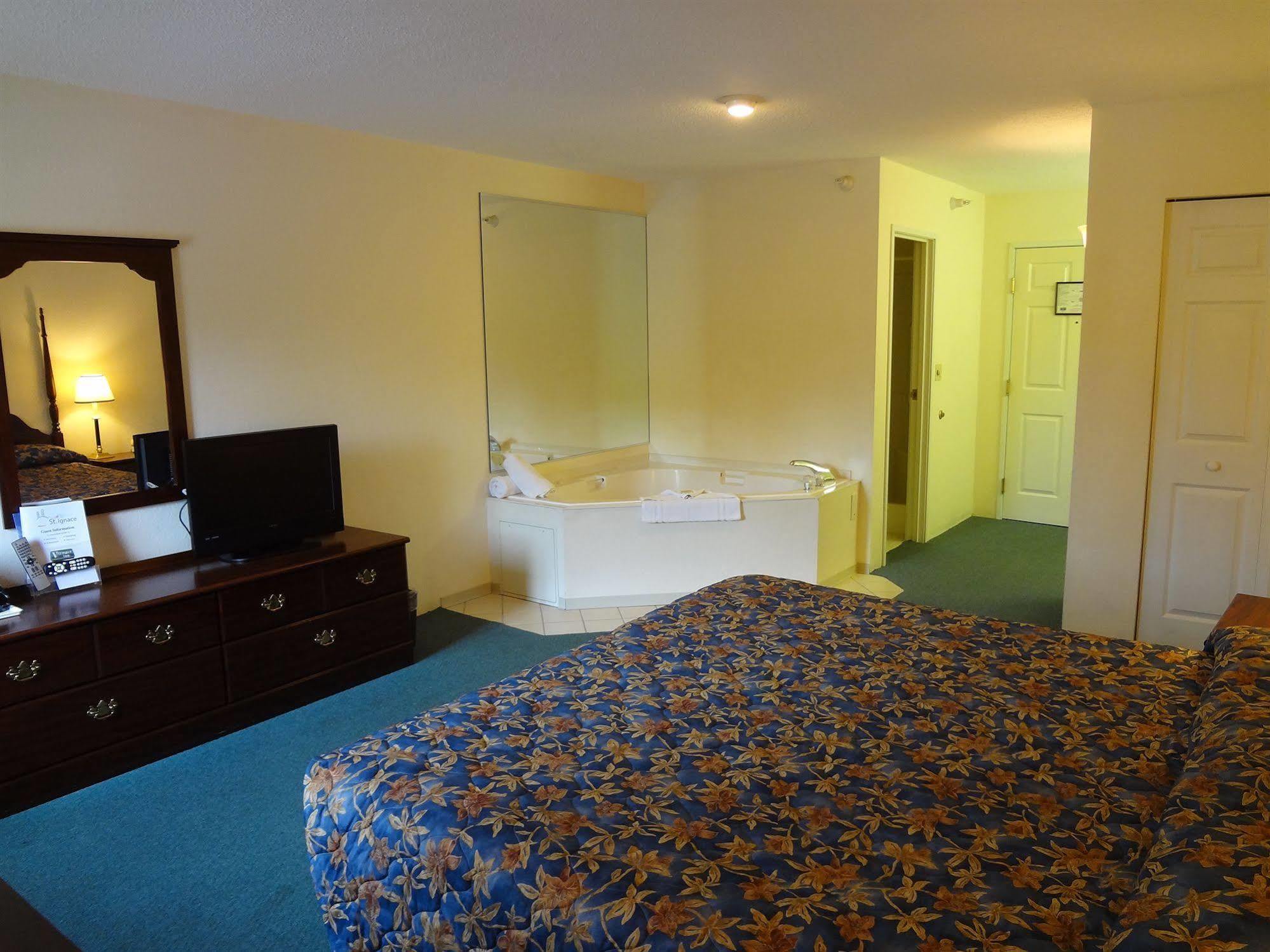 Voyager Inn Saint Ignace Dış mekan fotoğraf